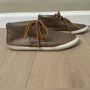 Women’s Frye Brown/Gray Soft Leather Chukka Boots with Leather Laces Size 8